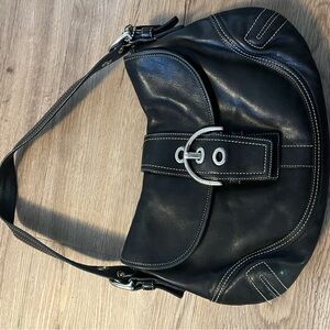 Elegant Black Leather Shoulder Bag